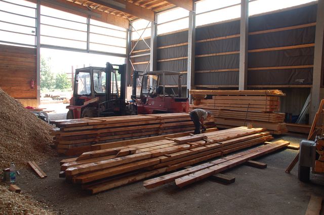 031 Ne Menge Holz in der Huetten.jpg