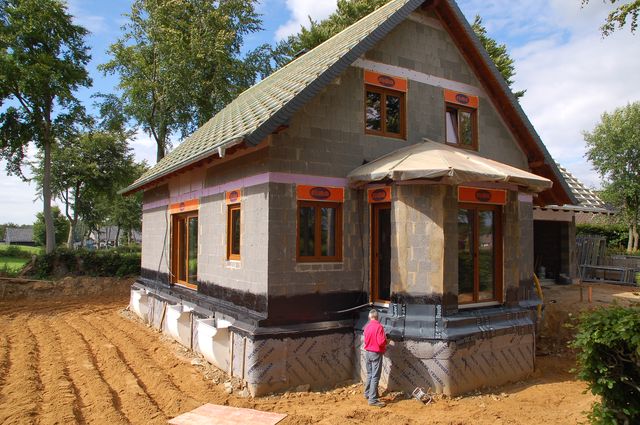 041 Spargelanbau in der Eifel und schoen abdichten.jpg